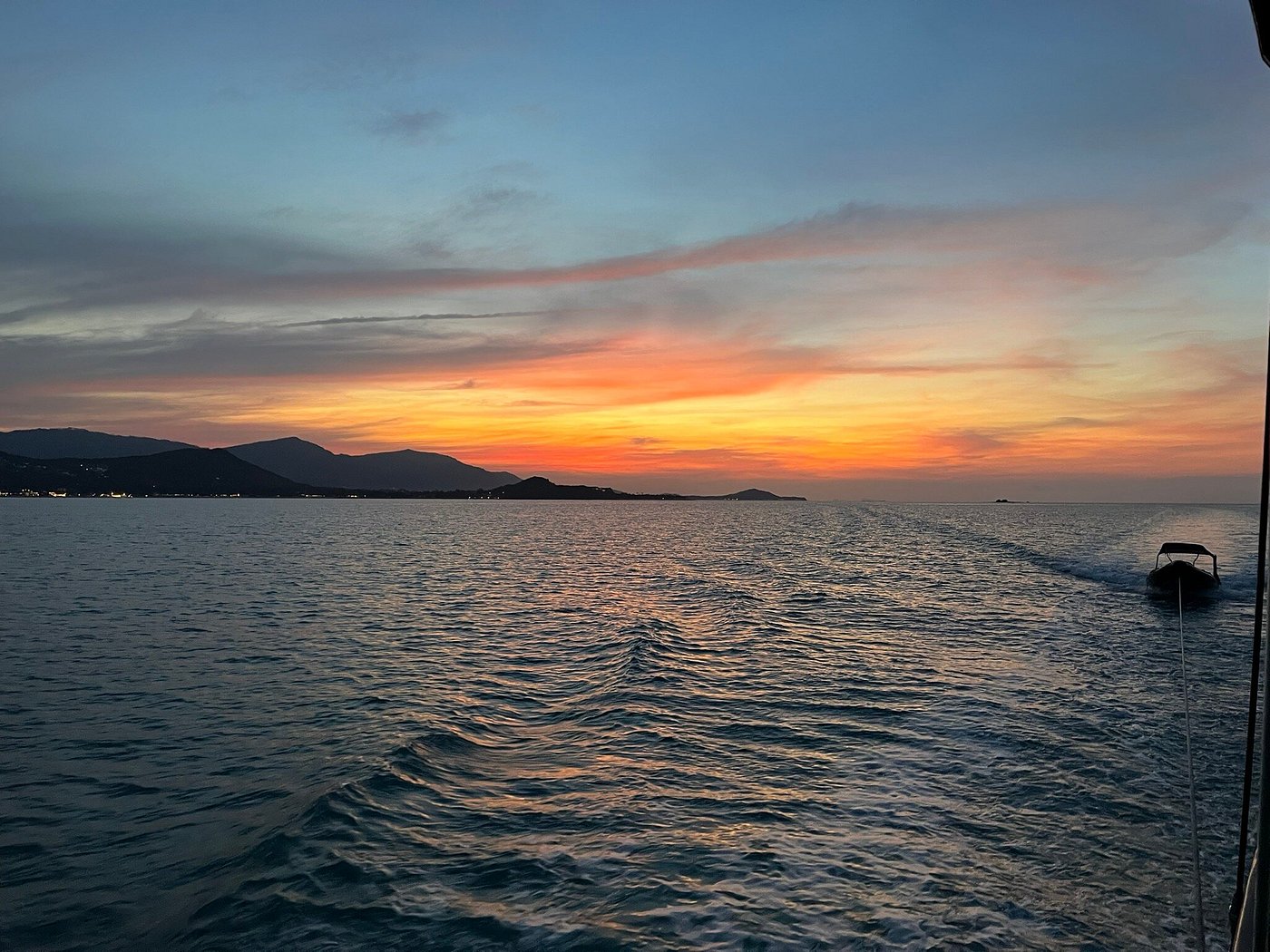 Samui Sunset Cruise and Dinner - Beautiful 3 Hour Experience